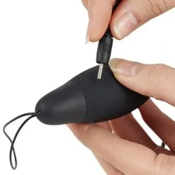 Sinful Oppladbart Fjernstyrt Vibratoregg 10 Sinful Oppladbart Fjernstyrt Vibratoregg -Par Sexleketøy butikk 18563 sinful opladeligt fjernstyret vibrator g q100 04