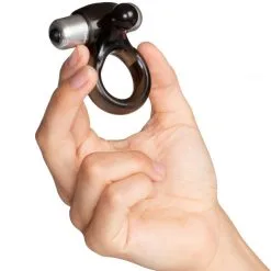 Belladot Bertil Vibrerende Penisring -Par Sexleketøy butikk 18944 belladot bertil vibrerende penisring 06 hand q100