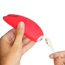 We-Vibe Gala Appstyrt Klitorisvibrator 9 We-Vibe Gala Appstyrt Klitorisvibrator -Par Sexleketøy butikk 18977 we vibe gala app styret klitoris vibrator 06 hand q100