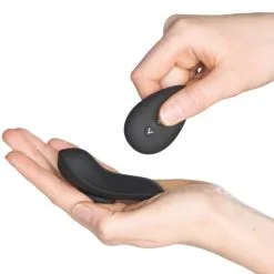 Sinful Magnetisk Trusevibrator -Par Sexleketøy butikk 25745 sinful magnetisk trusse vibrator opladelig og fjernbetjent 51 hand q100