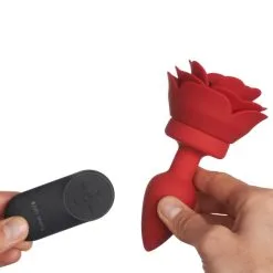 Booty Sparks Small Rose Vibrerende Analplugg 14 Booty Sparks Small Rose Vibrerende Analplugg -Par Sexleketøy butikk 27419 booty sparks small vibrating rose butt plug 51 hand q100