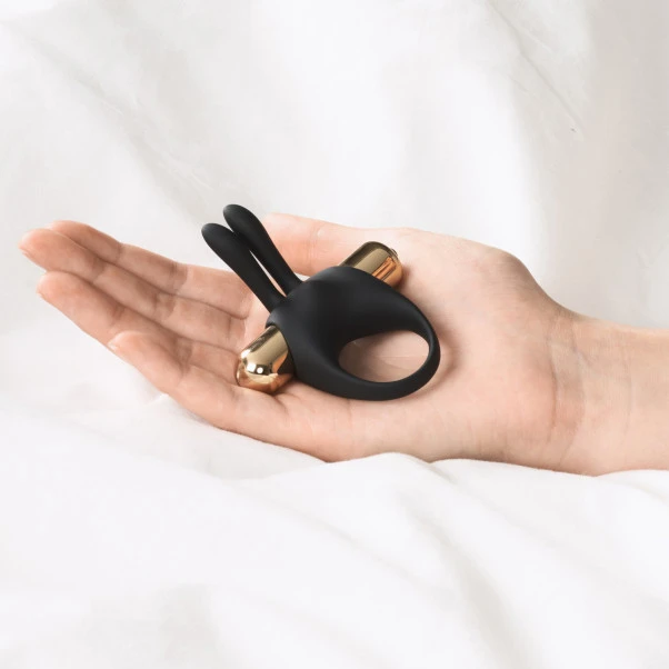 Sinful Gold Power Fjernstyrt Bullet Med Rabbit Penisring Sleeve 5 Sinful Gold Power Fjernstyrt Bullet Med Rabbit Penisring Sleeve - Bilde 5